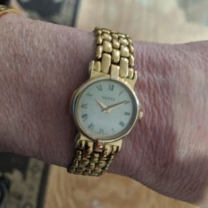 Gucci women's 18K GP 3400 L watch